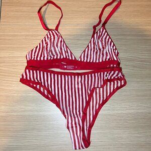 Parade Striped White and Red Set, Size XS
